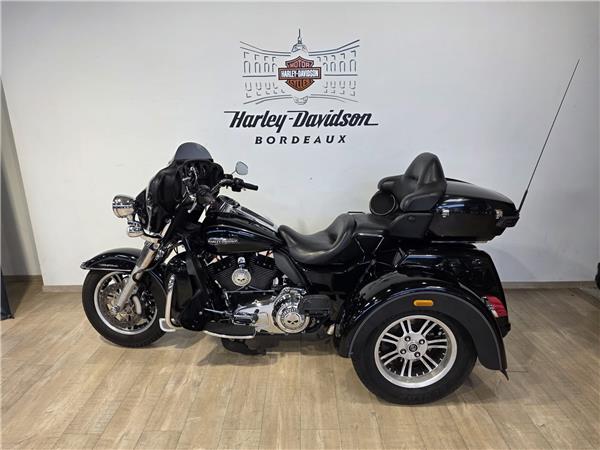 2015 HARLEY-DAVIDSON TRI GLIDE