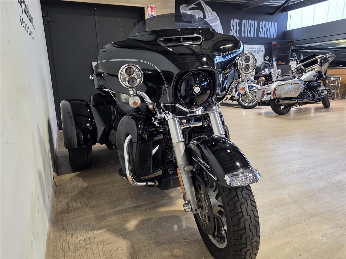 2015 HARLEY-DAVIDSON TRI GLIDE