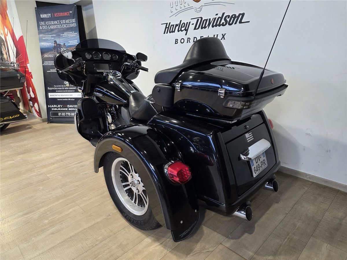 2015 HARLEY-DAVIDSON TRI GLIDE