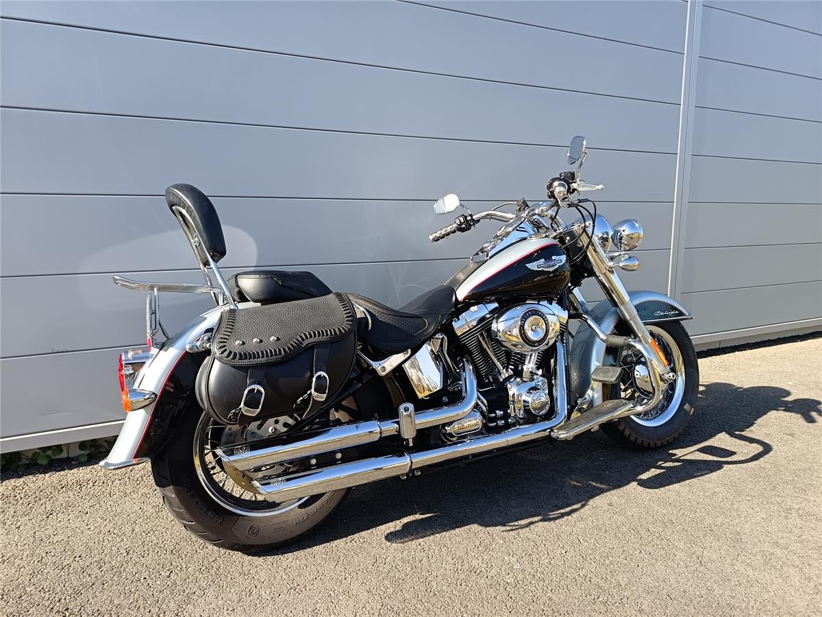 2015 HARLEY-DAVIDSON DELUXE