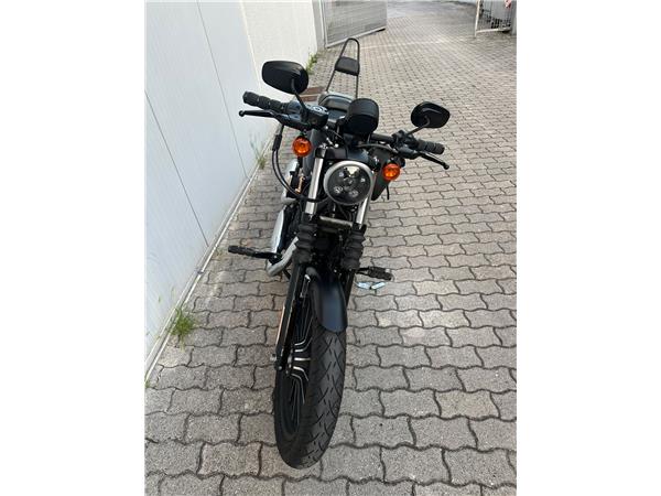 2014 Iron 883