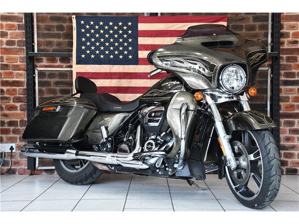 2018 HARLEY-DAVIDSON TOURING FLHXS STREET GLIDE SPECIAL