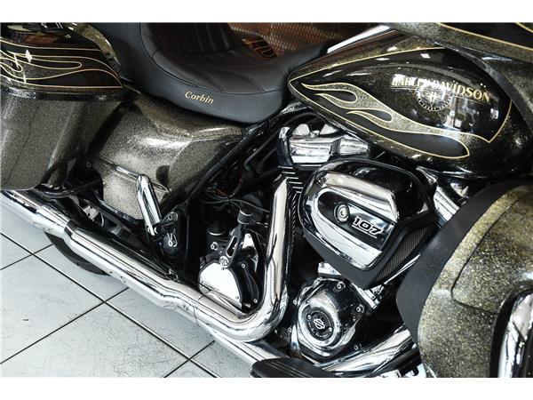 2018 HARLEY-DAVIDSON TOURING FLHXS STREET GLIDE SPECIAL
