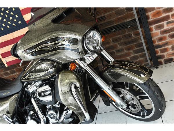 2018 HARLEY-DAVIDSON TOURING FLHXS STREET GLIDE SPECIAL