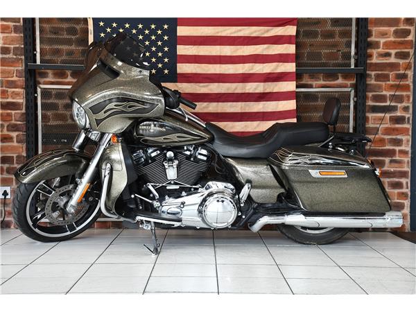 2018 HARLEY-DAVIDSON TOURING FLHXS STREET GLIDE SPECIAL