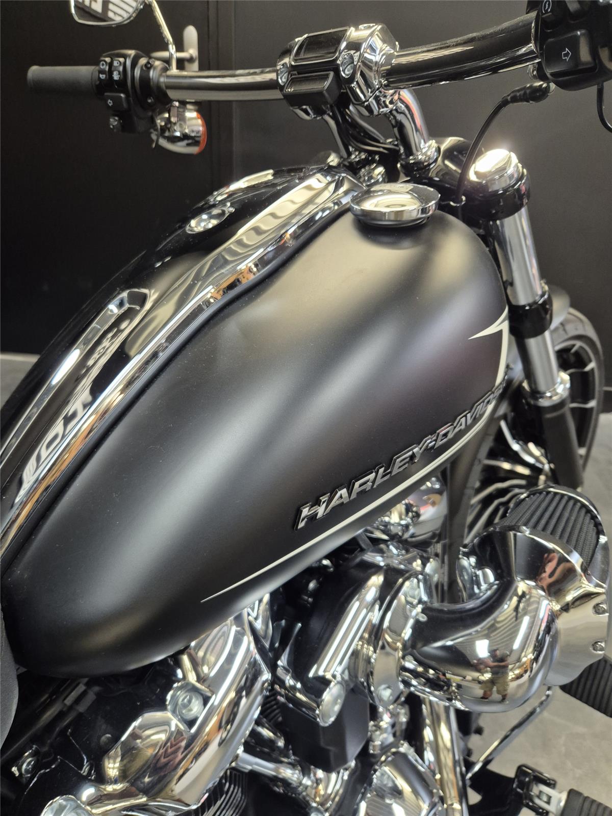 2023 HARLEY-DAVIDSON BREAKOUT