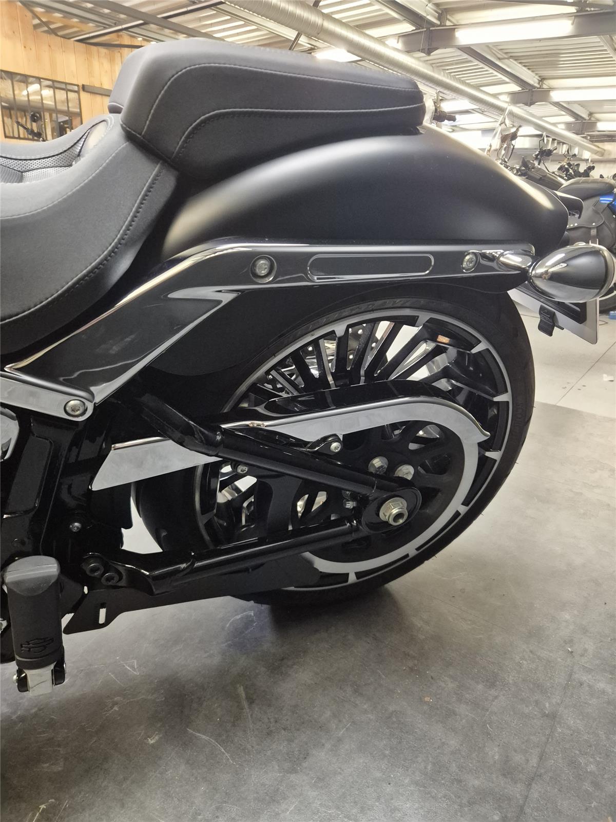 2023 HARLEY-DAVIDSON BREAKOUT