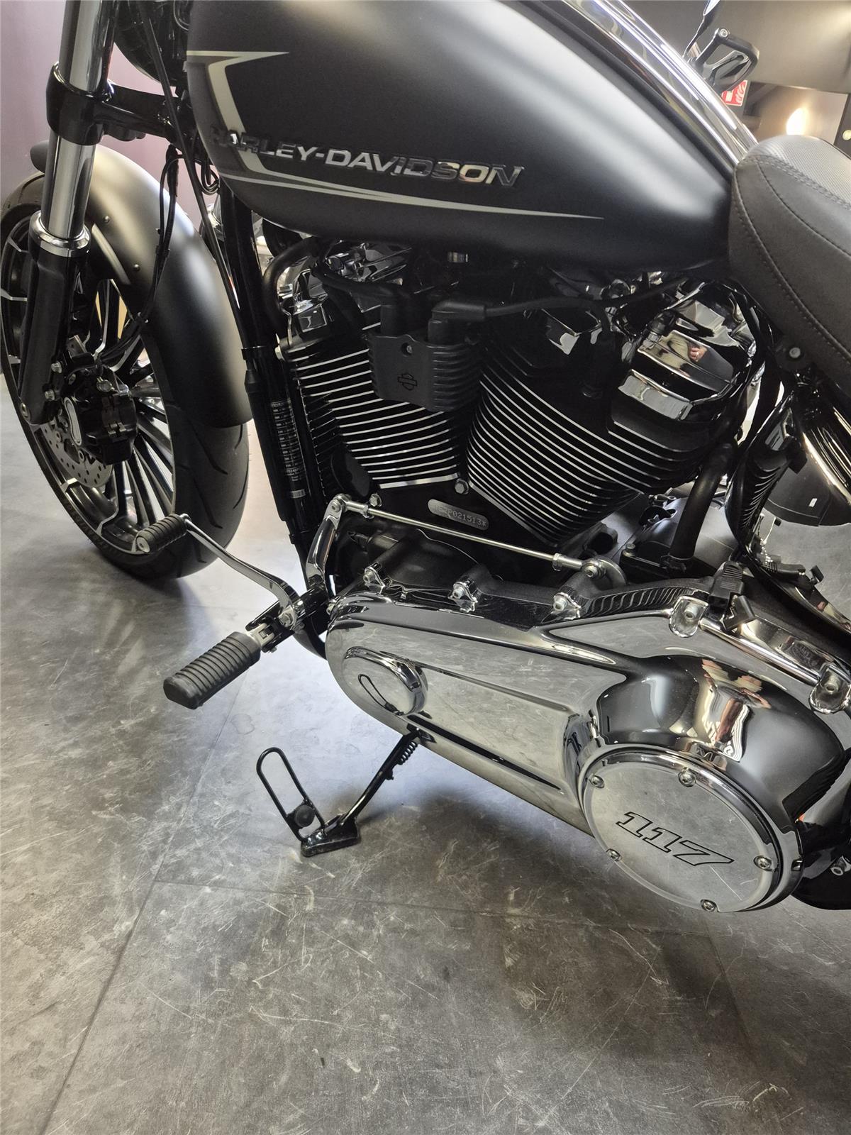 2023 HARLEY-DAVIDSON BREAKOUT