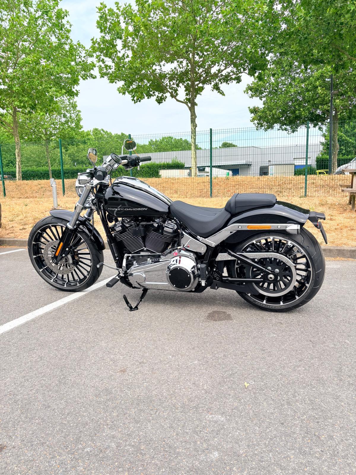 2026 HARLEY-DAVIDSON BREAKOUT
