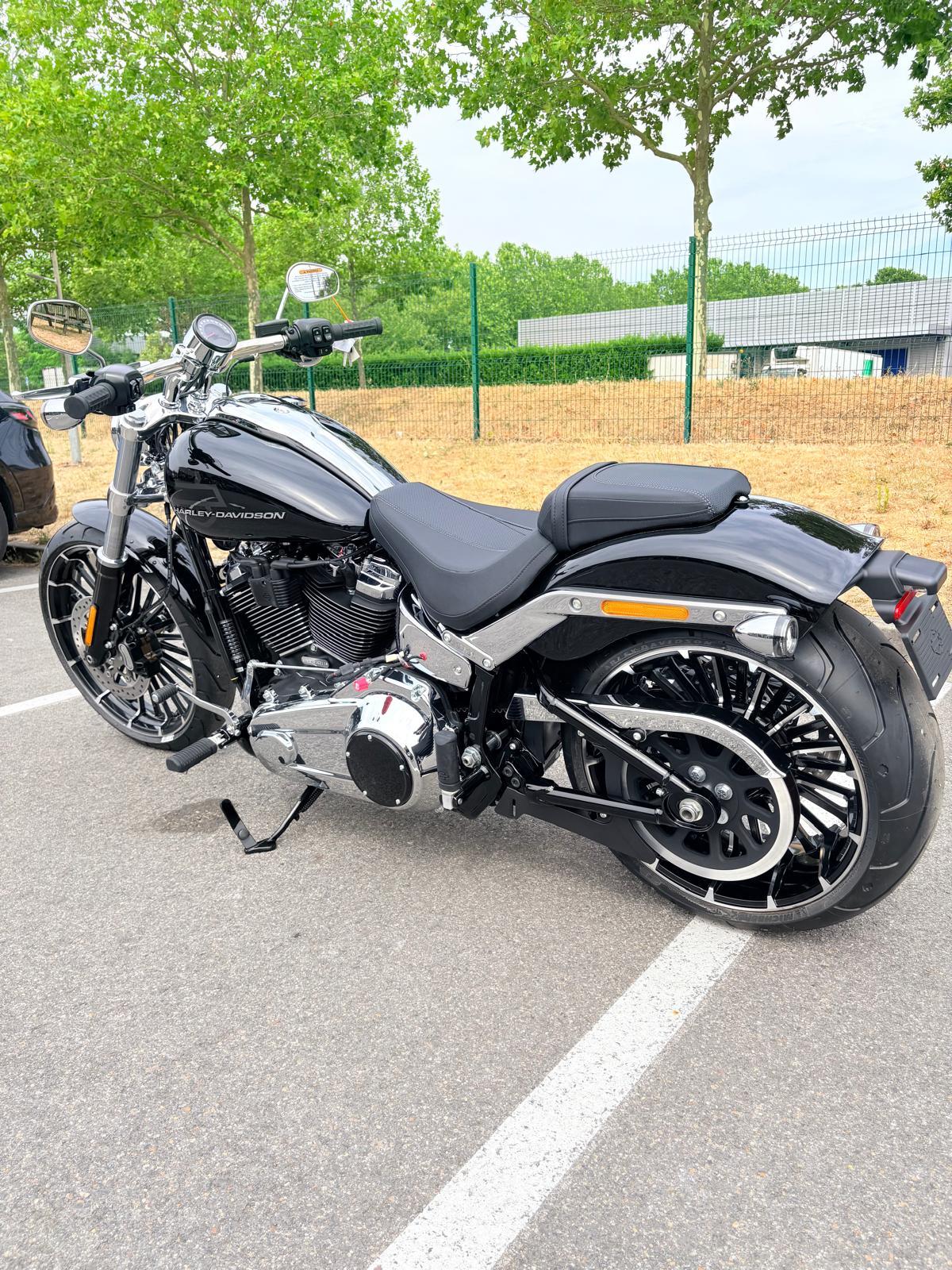 2026 HARLEY-DAVIDSON BREAKOUT