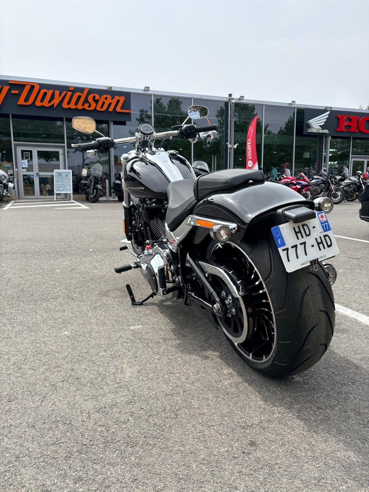 2026 HARLEY-DAVIDSON BREAKOUT