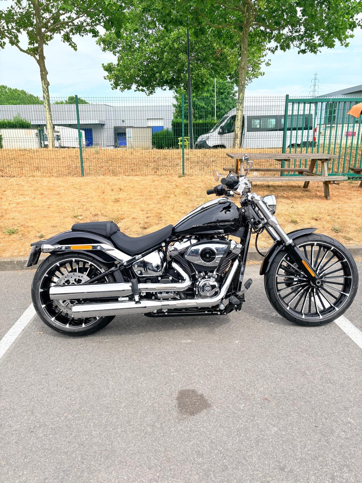 2026 HARLEY-DAVIDSON BREAKOUT