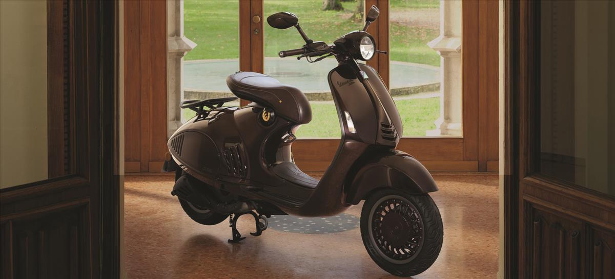 Vespa 946 Horse