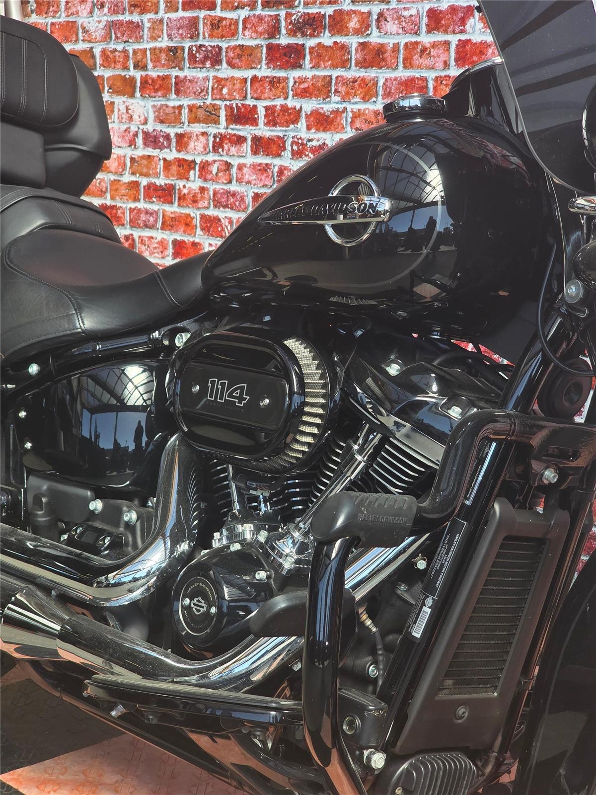 2020 harley-davidson FLHCS Heritage Classic 114 ABS