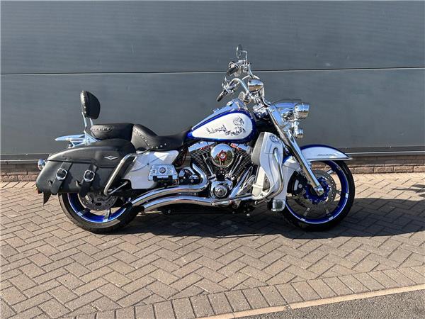 2014 HARLEY-DAVIDSON TOURING FLHRC ROAD KING CLASSIC