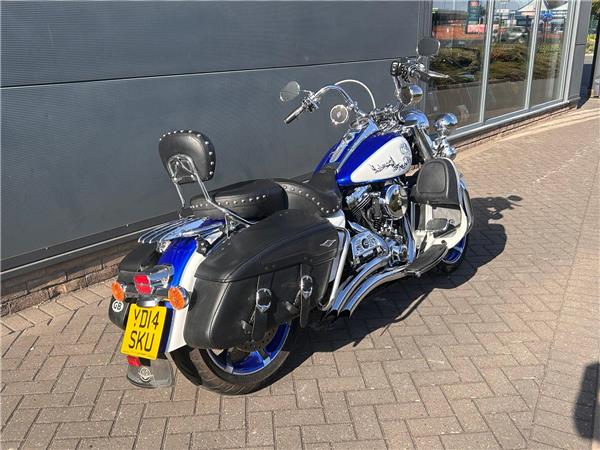 2014 HARLEY-DAVIDSON TOURING FLHRC ROAD KING CLASSIC