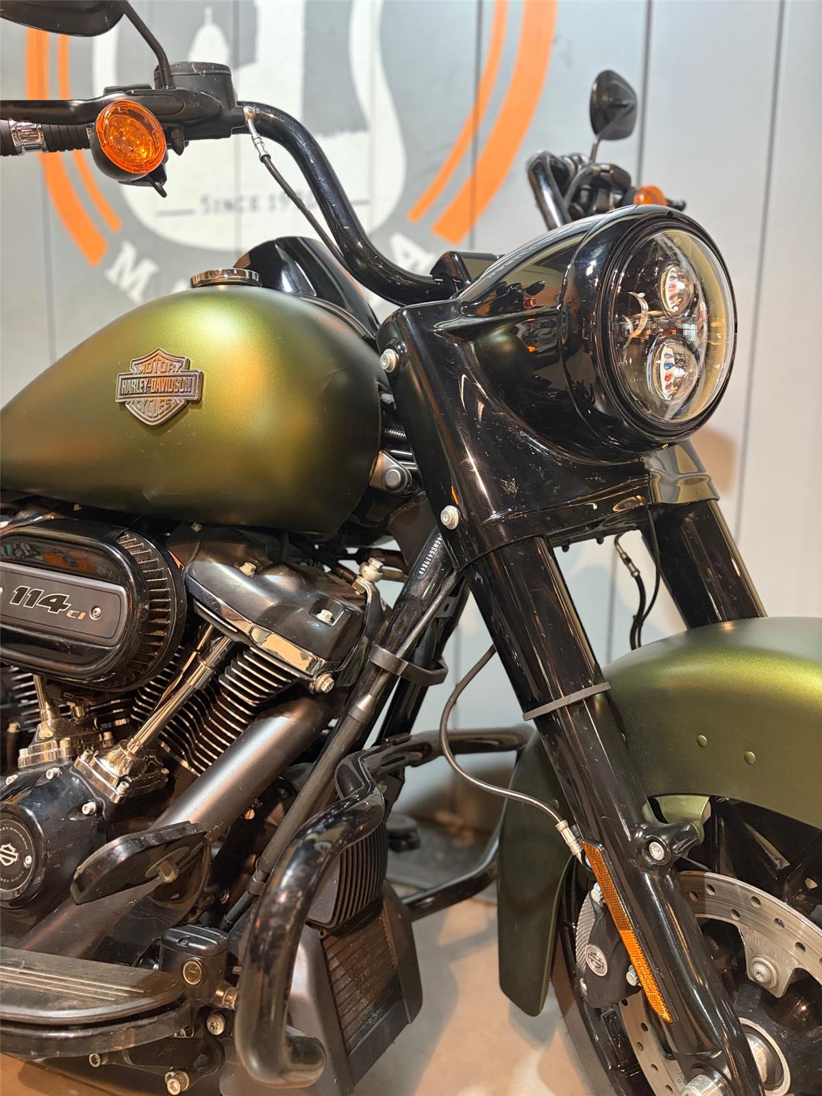 2022 HARLEY-DAVIDSON ROAD KING