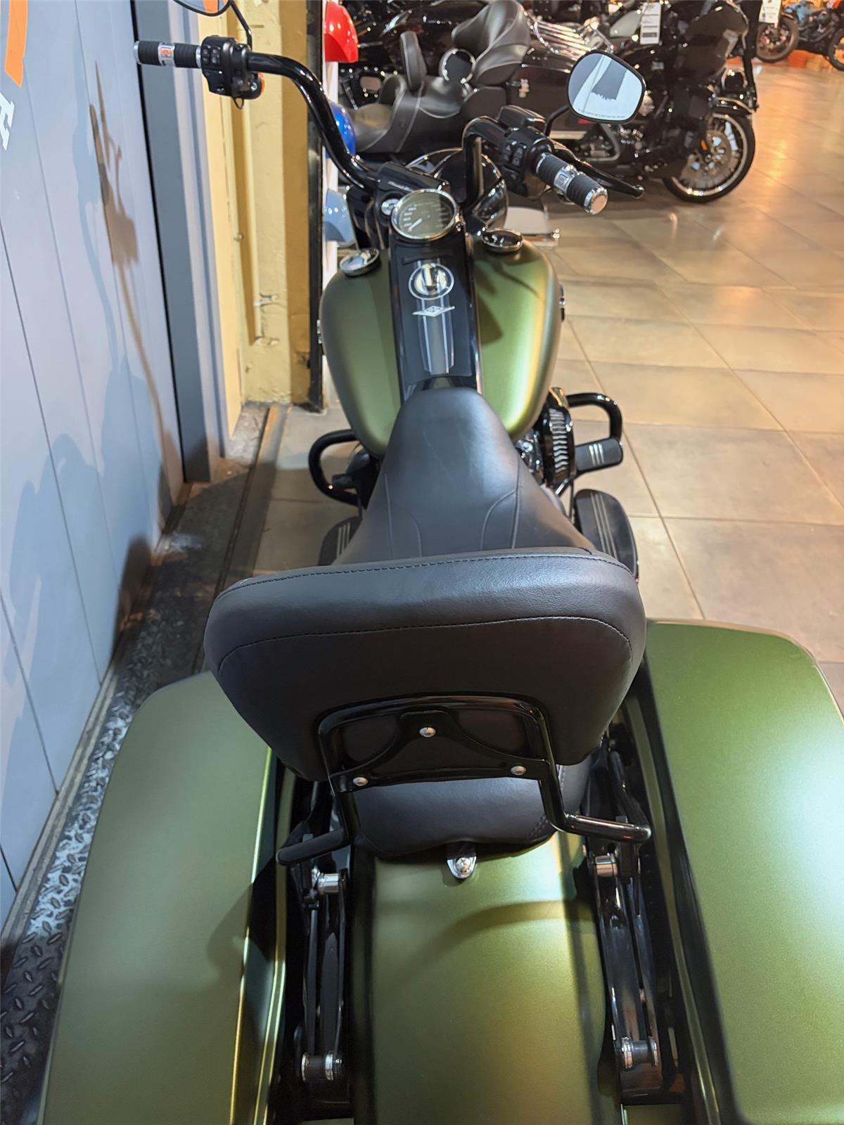 2022 HARLEY-DAVIDSON ROAD KING