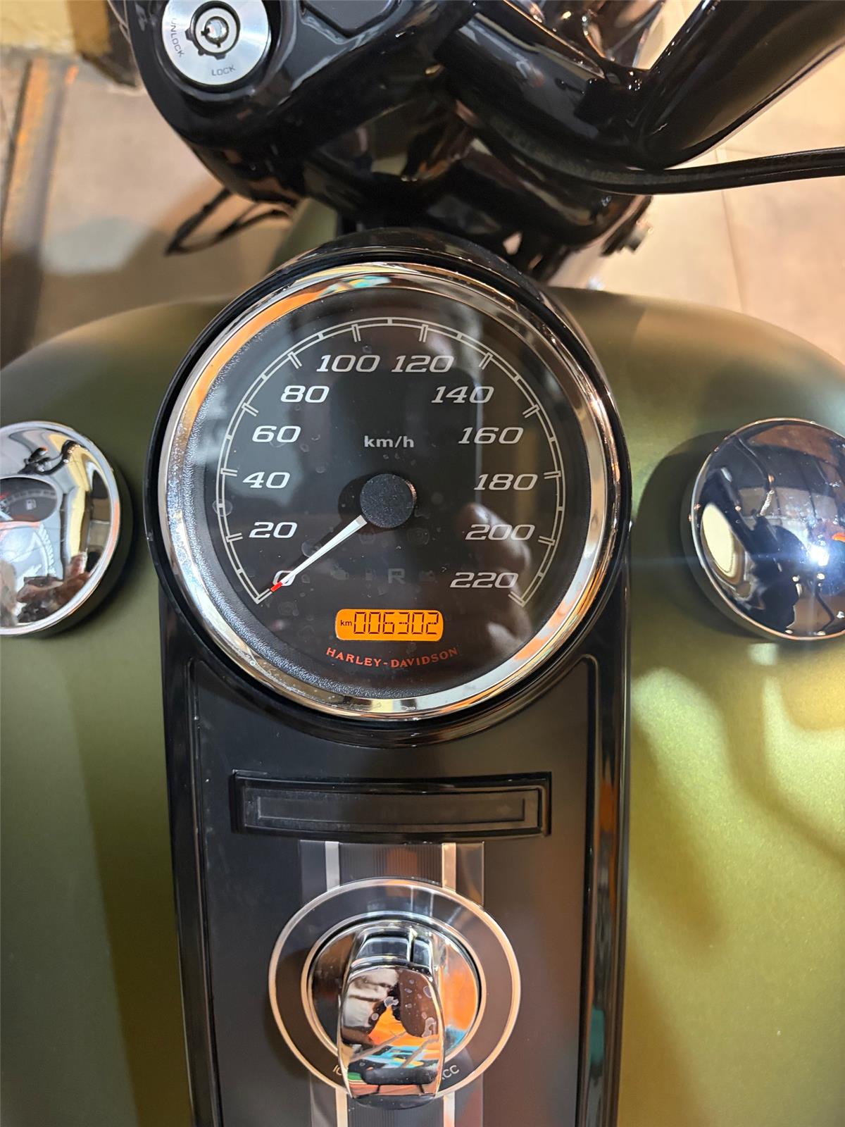 2022 HARLEY-DAVIDSON ROAD KING