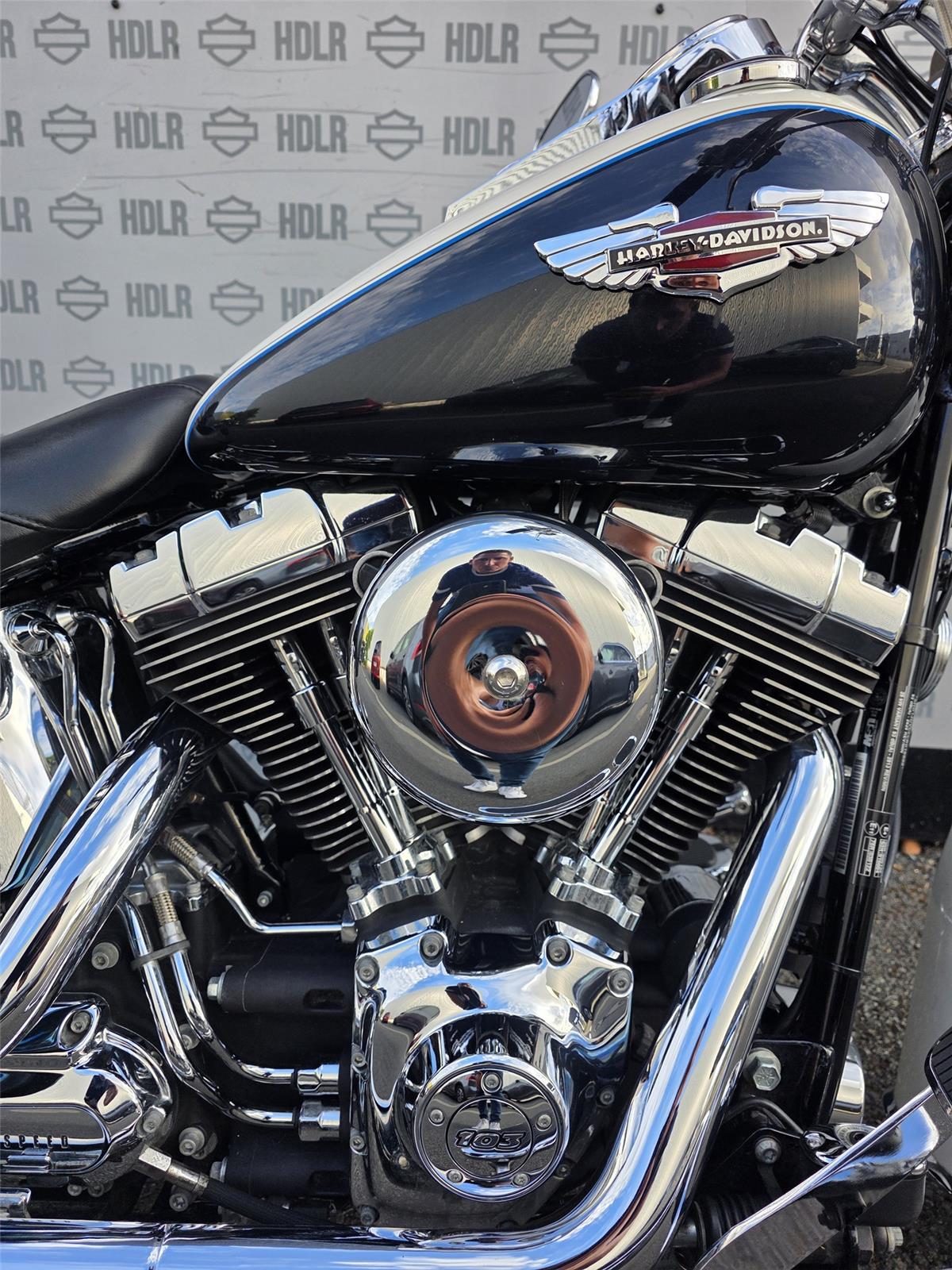 2011 HARLEY-DAVIDSON DELUXE