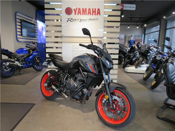YAMAHA MT-07    