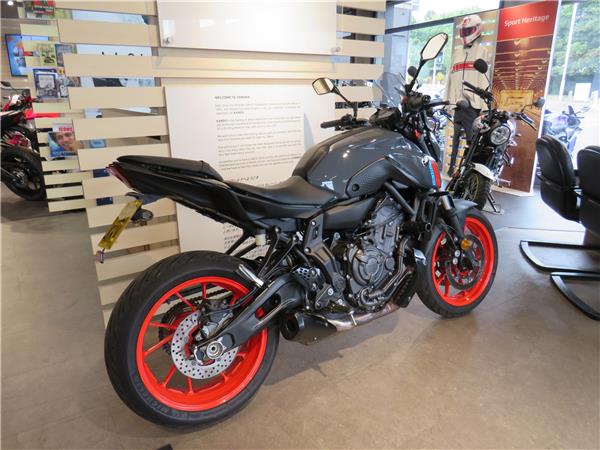 YAMAHA MT-07    
