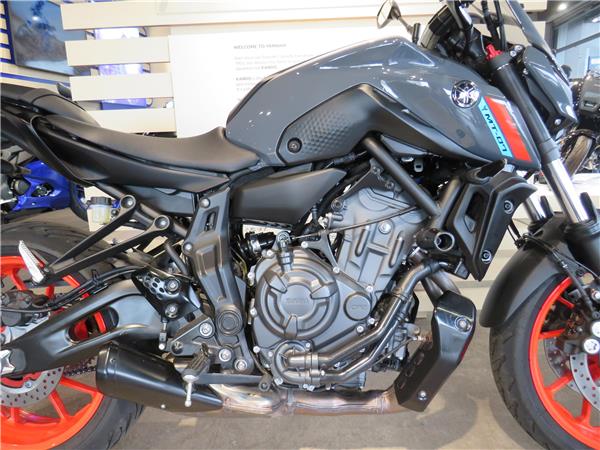 YAMAHA MT-07    