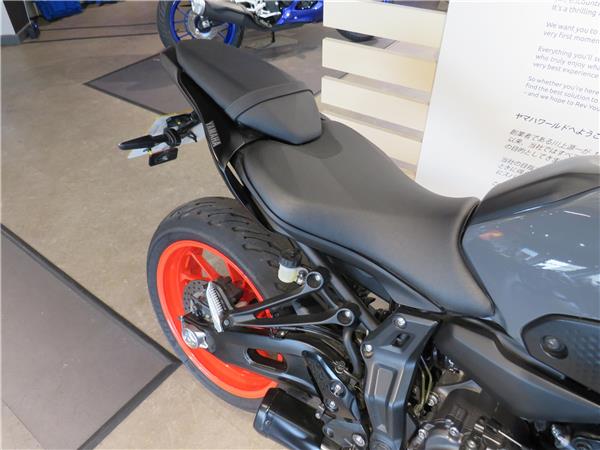 YAMAHA MT-07    