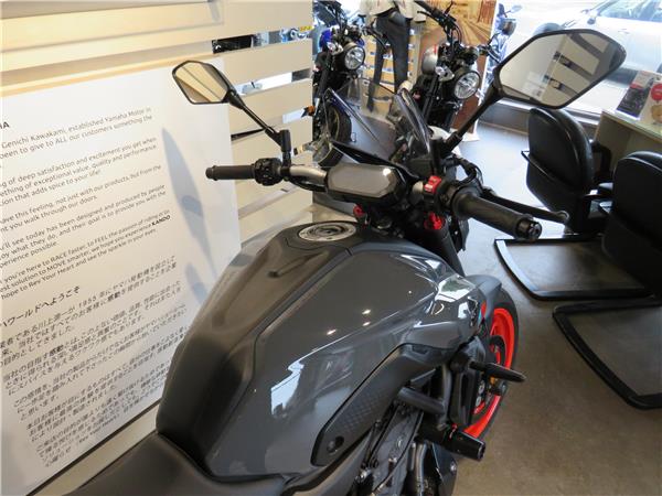 YAMAHA MT-07    