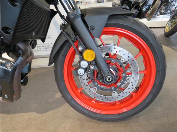YAMAHA MT-07    