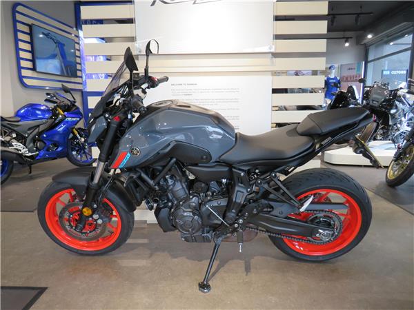 YAMAHA MT-07    