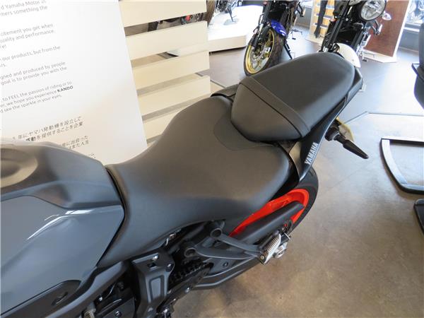 YAMAHA MT-07    