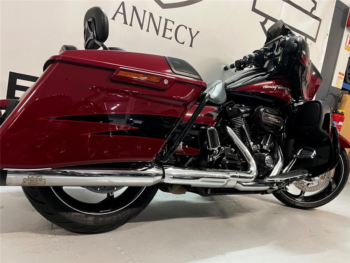 2017 HARLEY-DAVIDSON STREET GLIDE
