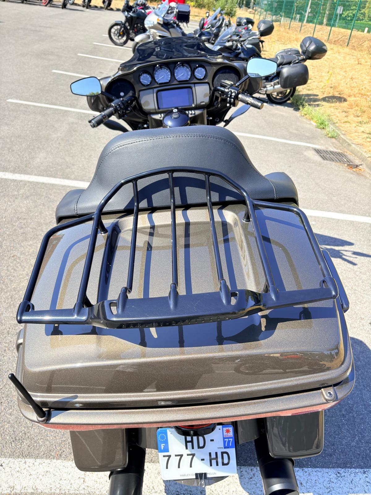 2021 HARLEY-DAVIDSON ULTRA