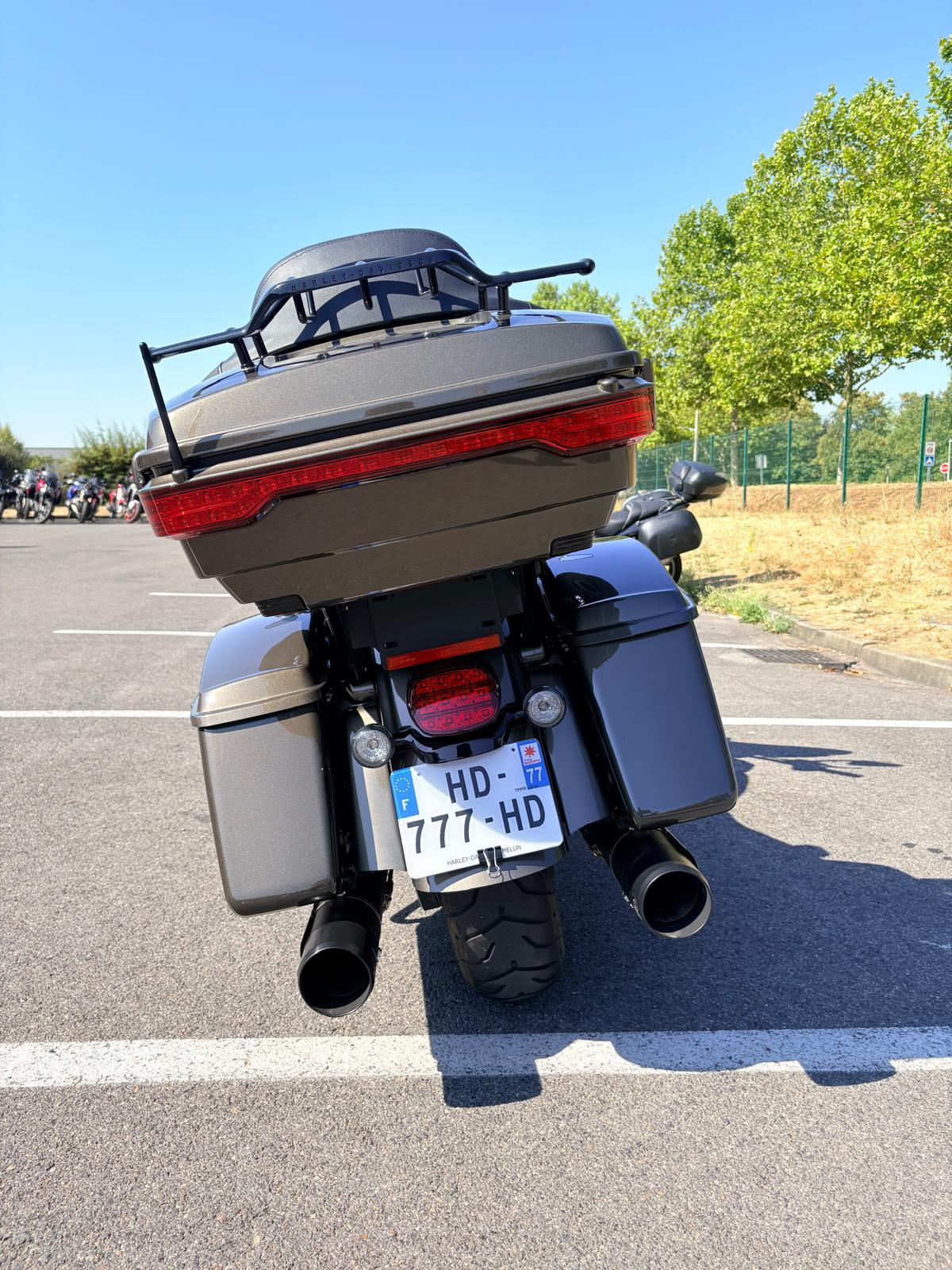 2021 HARLEY-DAVIDSON ULTRA