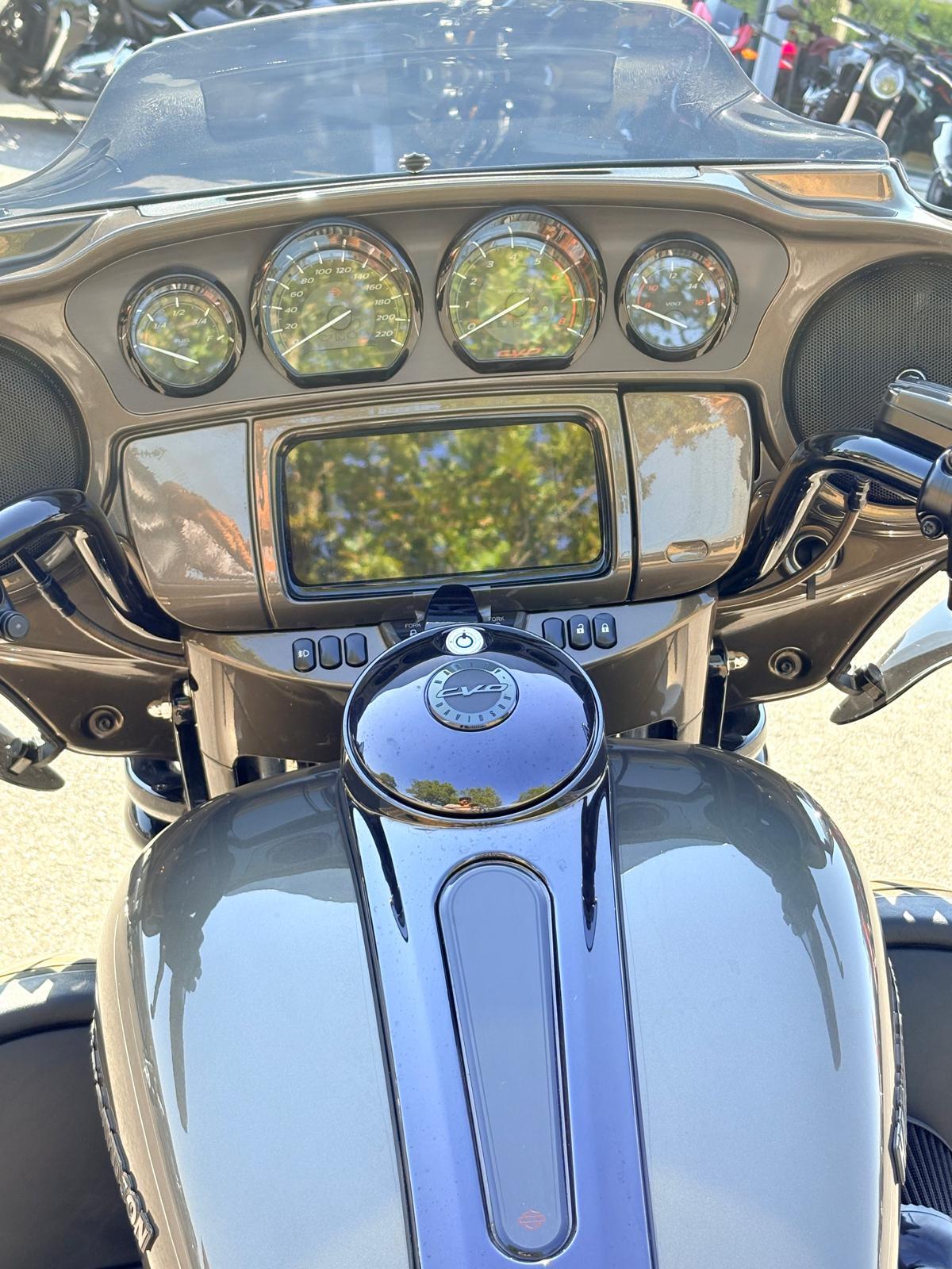 2021 HARLEY-DAVIDSON ULTRA