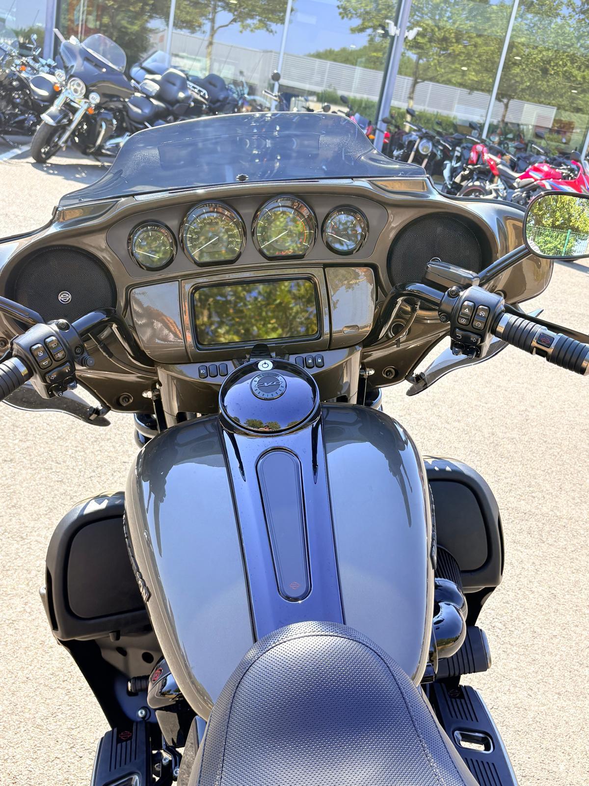2021 HARLEY-DAVIDSON ULTRA