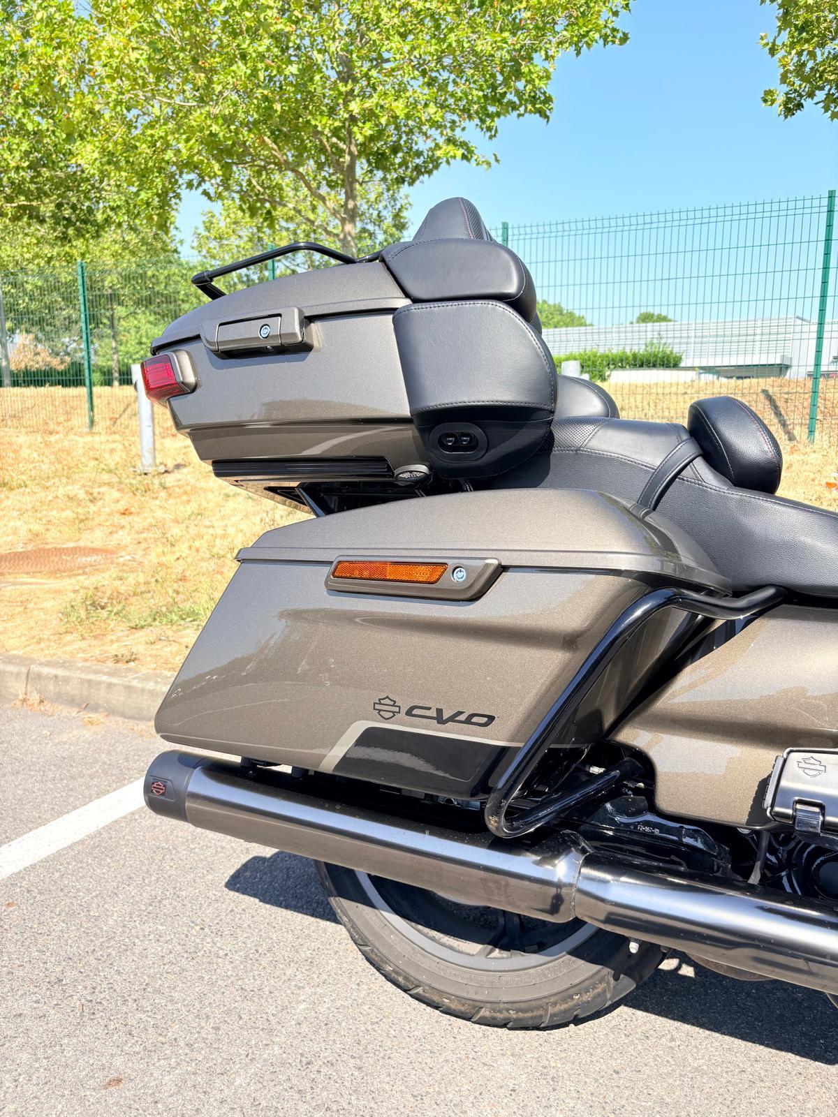 2021 HARLEY-DAVIDSON ULTRA