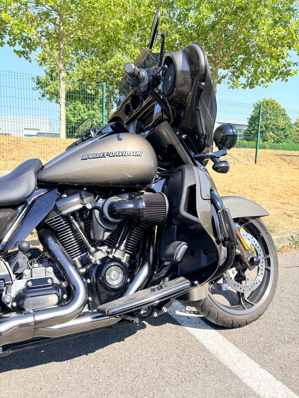 2021 HARLEY-DAVIDSON ULTRA