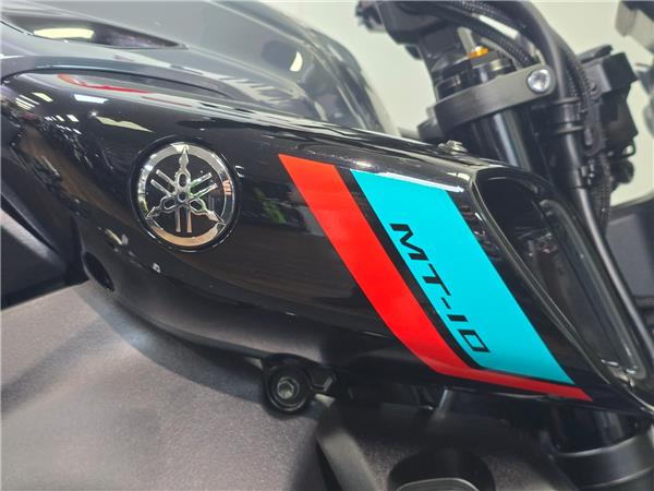 2022 YAMAHA MT-10