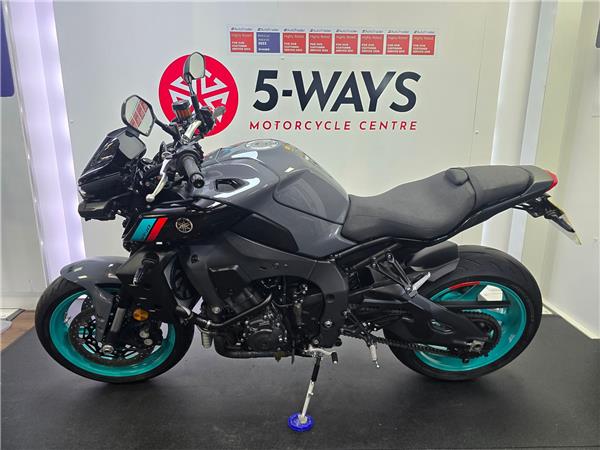 2022 YAMAHA MT-10