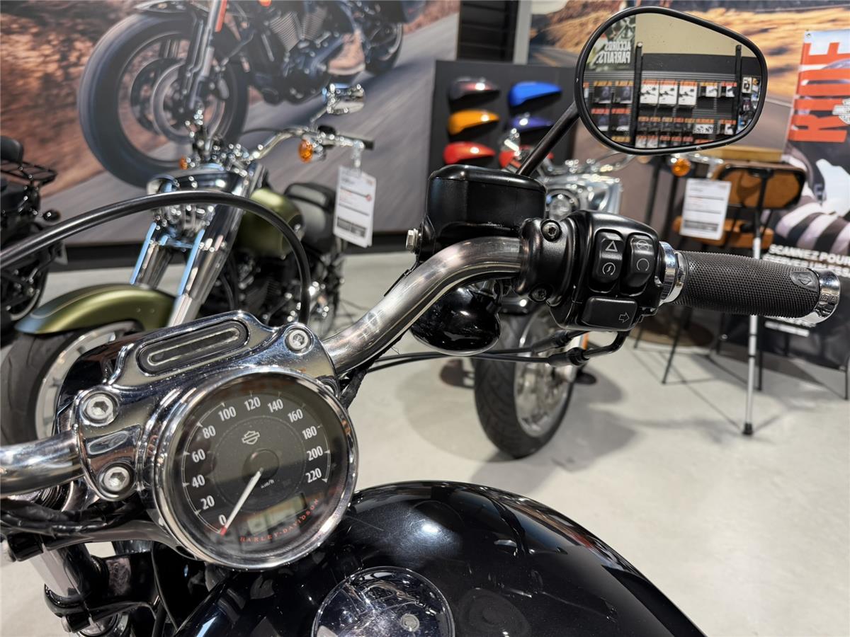 2018 HARLEY-DAVIDSON CUSTOM