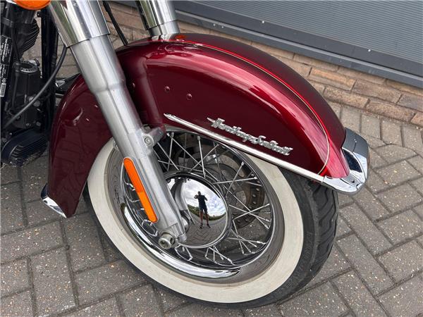 2017 HARLEY-DAVIDSON SOFTAIL FLSTC HERITAGE SOFTAIL CLASSIC