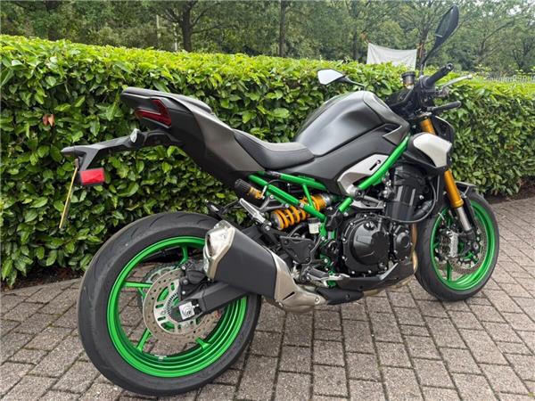 2026 KAWASAKI Z900 SE