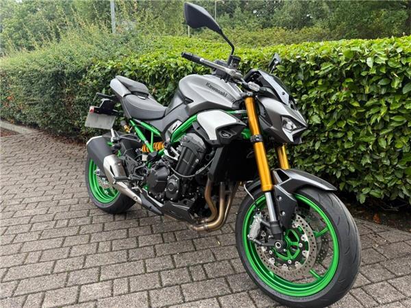 2026 KAWASAKI Z900 SE