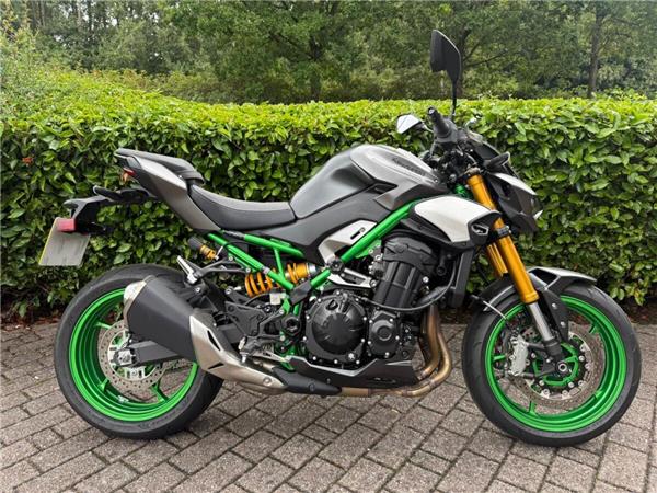 2026 KAWASAKI Z900 SE