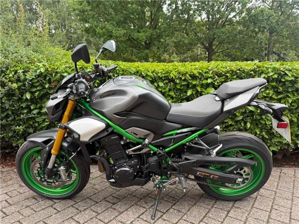 2026 KAWASAKI Z900 SE