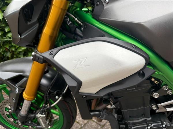 2026 KAWASAKI Z900 SE