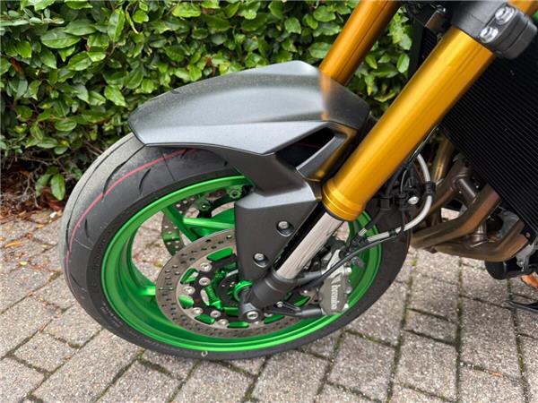 2026 KAWASAKI Z900 SE