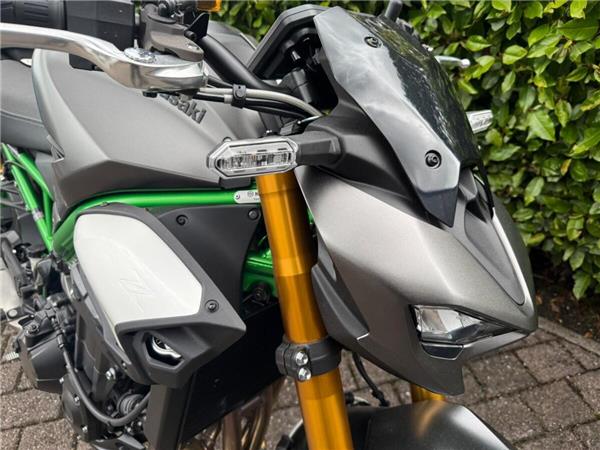 2026 KAWASAKI Z900 SE